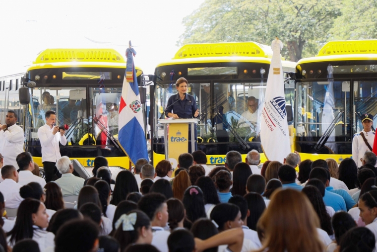 raquel-pena-activa-primeras-41-rutas-del-transporte-estudiantil-para-santiago