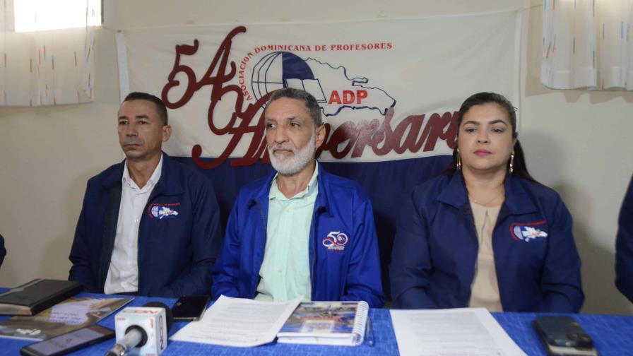 adp-santiago-amenaza-con-paro-de-labores-si-el-ministerio-de-educacion-no-responde-a-sus-demandas