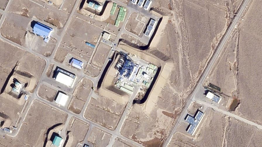 imagenes-satelitales-muestran-posibles-danos-en-base-de-guardia-irani-tras-ataque-de-israel