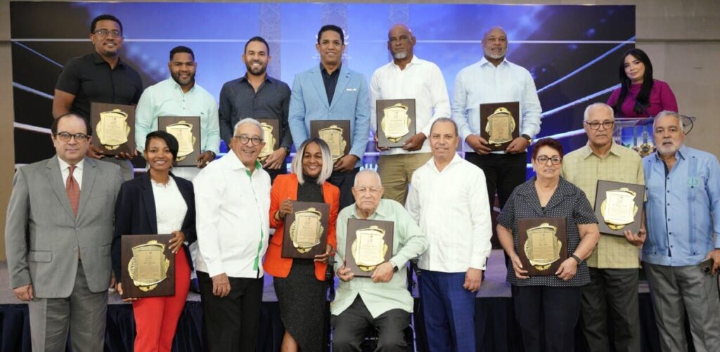 pabellon-de-la-fama-ofrece-recepcion-a-los-inmortales-y-deportistas