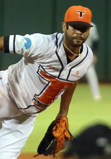 rogers-doma-a-los-gigantes