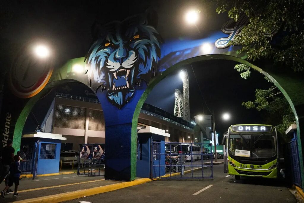 autobuses-de-omsa-transportaran-a-fanaticos-de-la-pelota-invernal