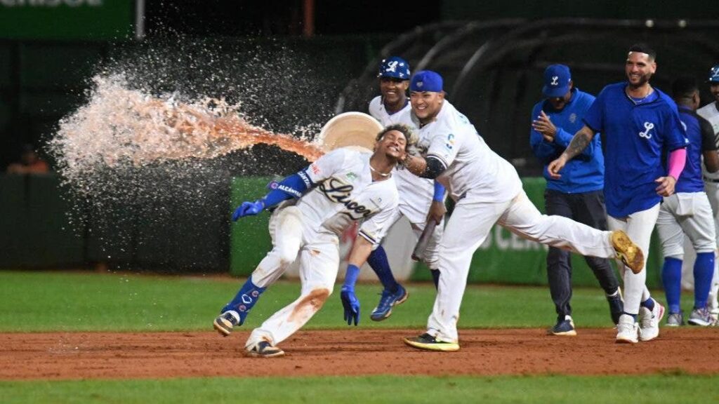 licey-deja-a-estrellas-en-el-terreno