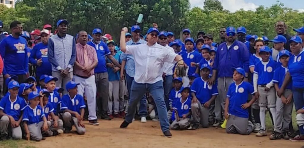 andres-astacio-elogia-la-labor-de-luisito-mercedes