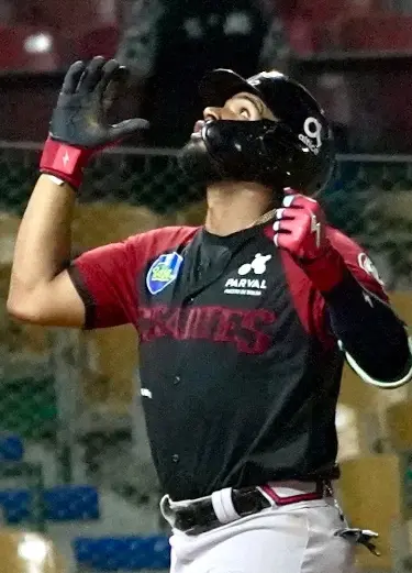 kelvin-gutierrez-salva-a-gigantes-con-cuadrangular