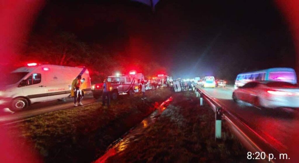 varias-personas-heridas,-incluidos-ninos,-tras-accidente-de-transito-en-san-pedro-de-macoris